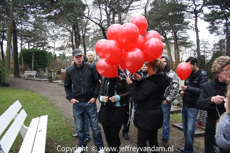 Uitdelen van de ballonnen